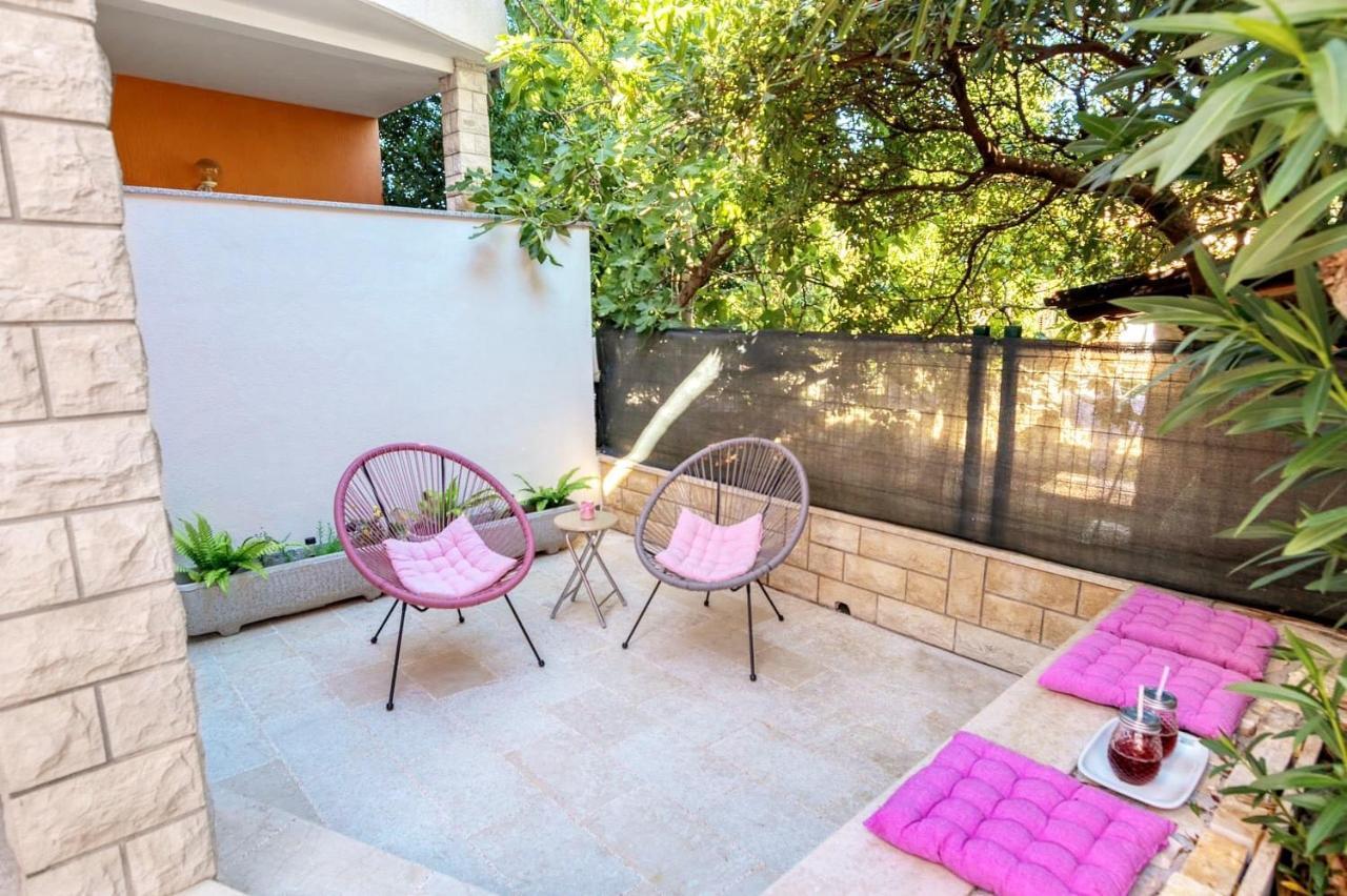 Orhideja Apartment With Private Backyard Premantura Bagian luar foto