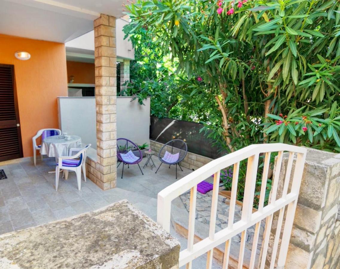 Orhideja Apartment With Private Backyard Premantura Bagian luar foto